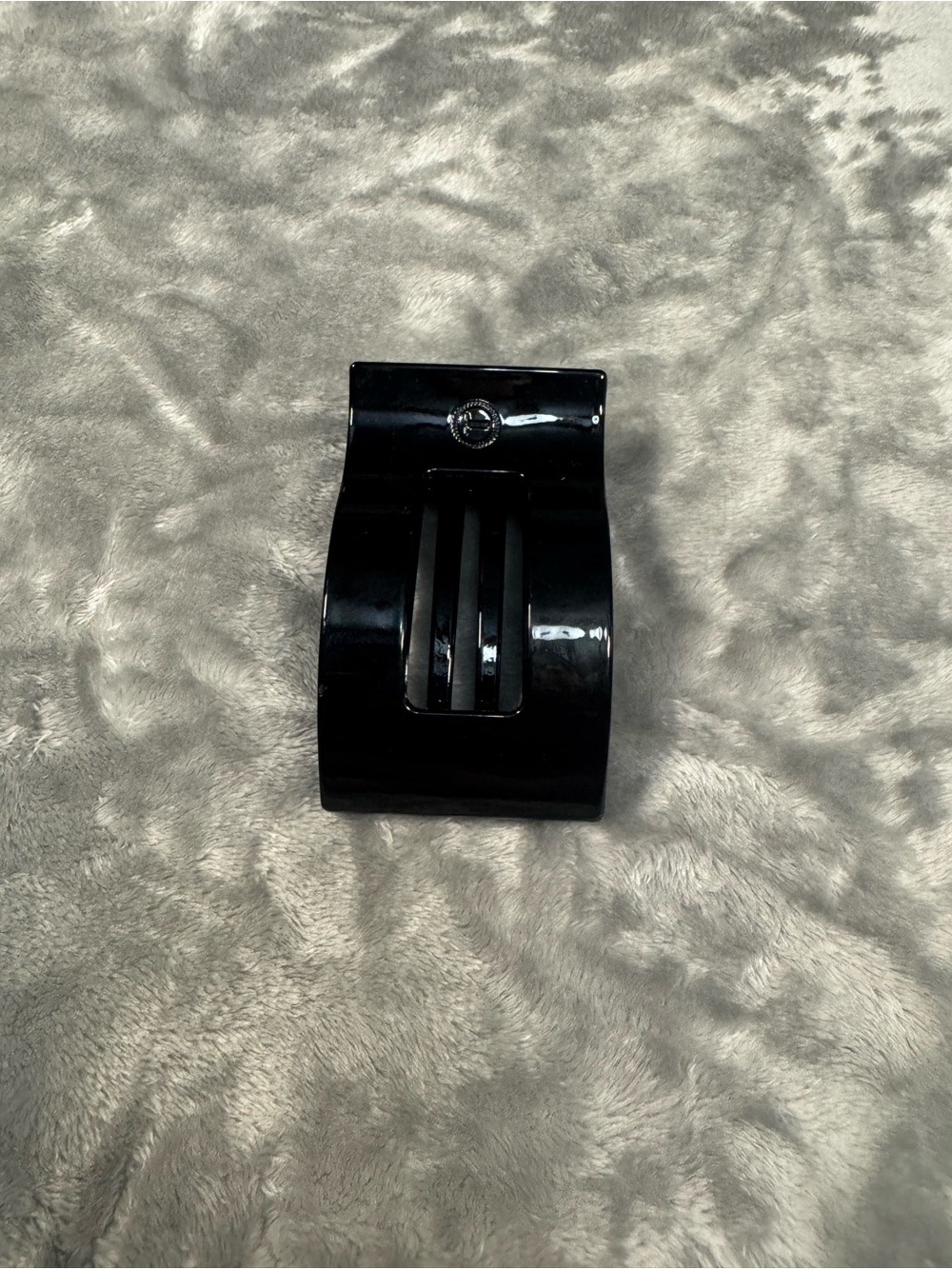 Black teletie hair clip